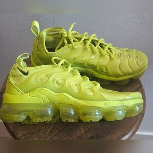 Nike Air VaporMax Plus Neon Yellow Sneakers